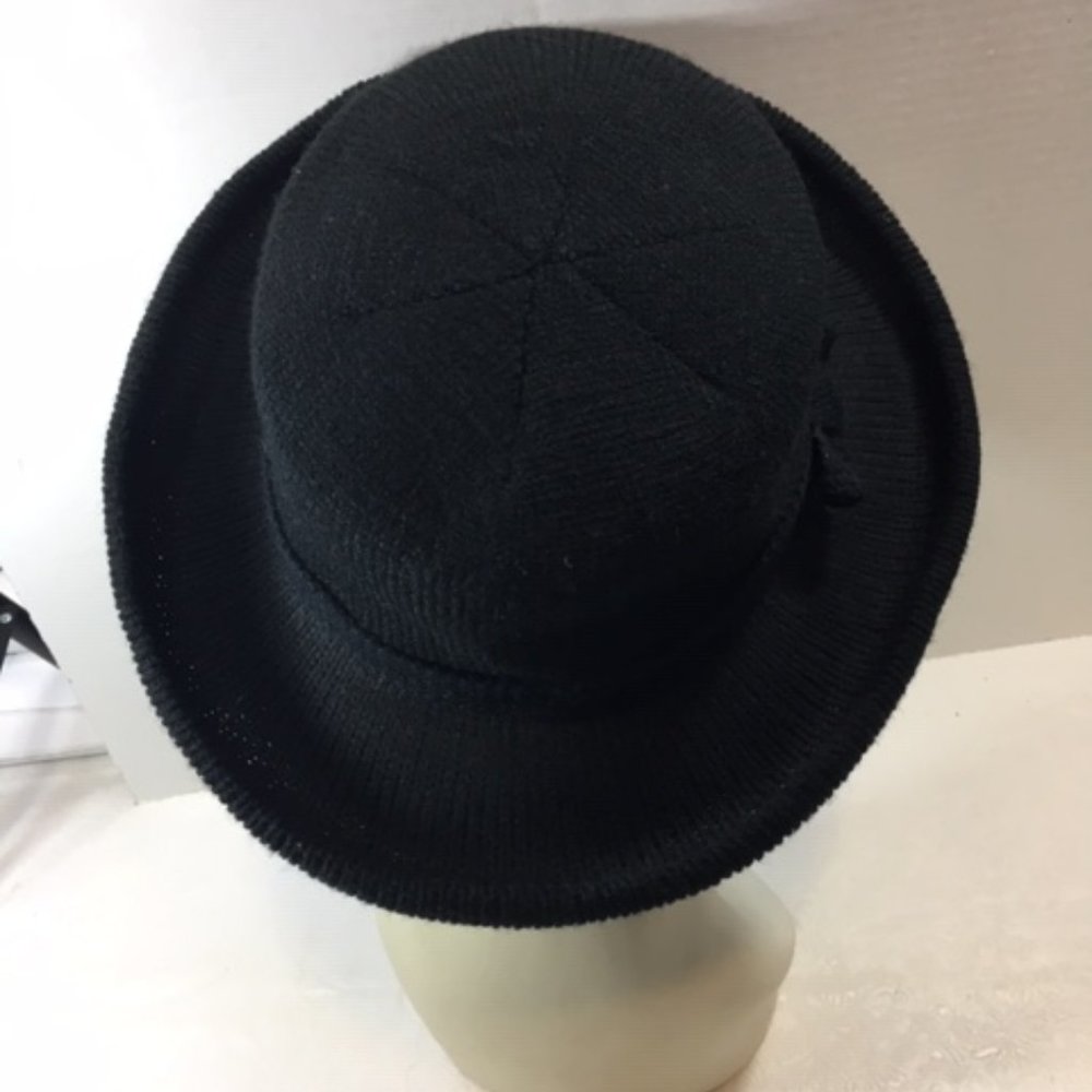 Isotoner Black Knit Sweater Casual Winter Hat Bow on Trim Lined 21" - Picture 3 of 9